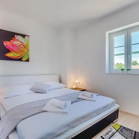 Anamarija 1 וילה Rasopasno