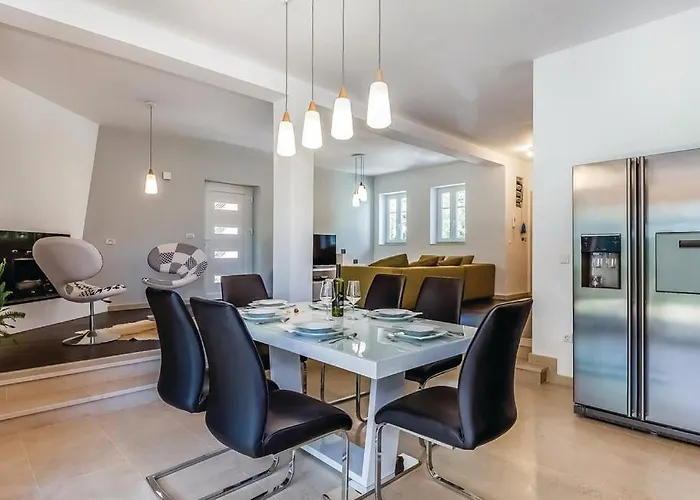 别墅 Anamarija 1 Rasopasno