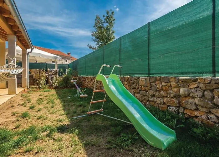 Villa Anamarija 1 *